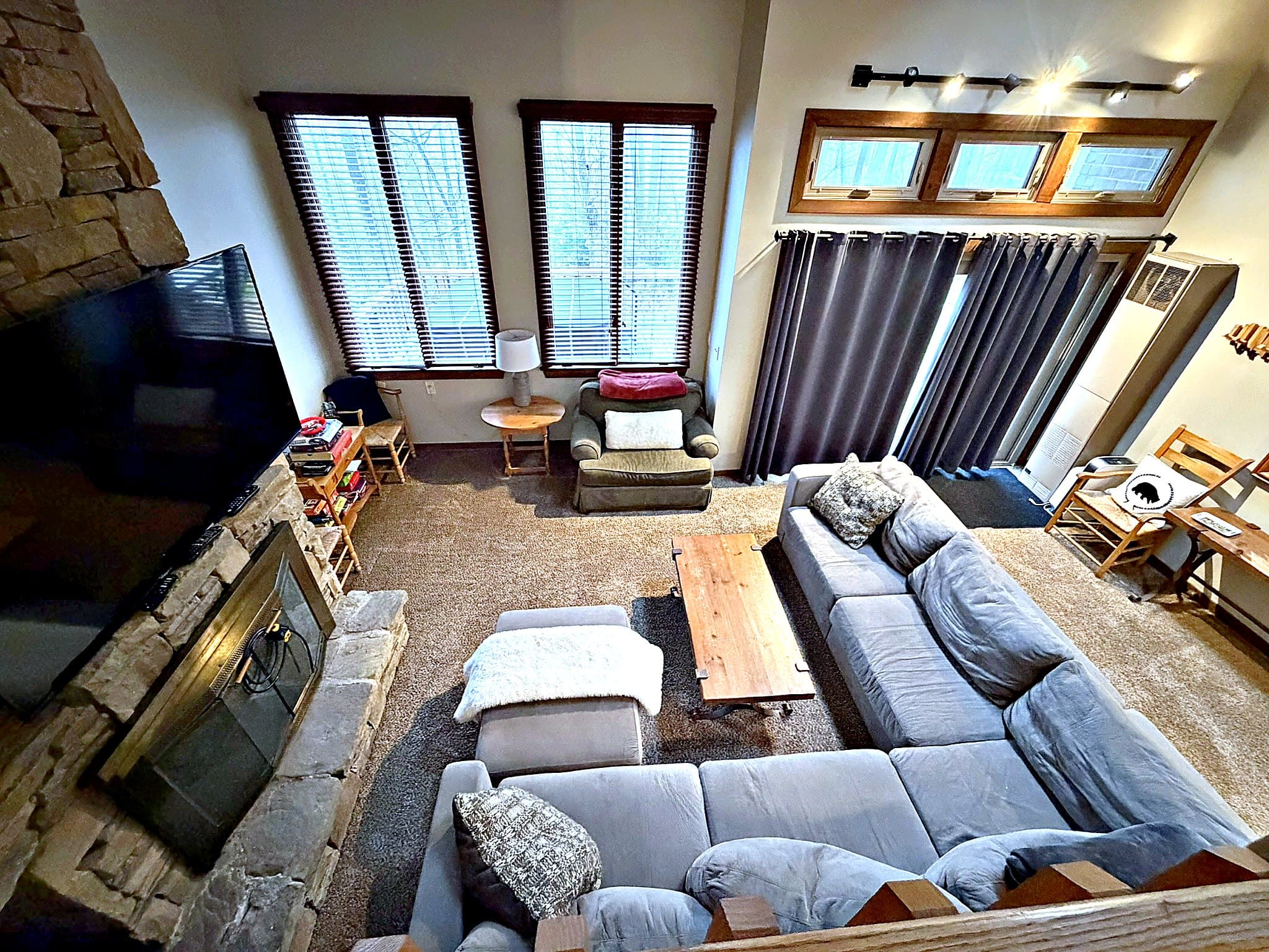 "Ruthie's Run" wet bar and gathering space